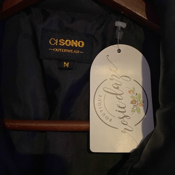 Ci Sono, Black puffer jacket. Cropped at waist. Medium. NWT - Picture 2 of 3